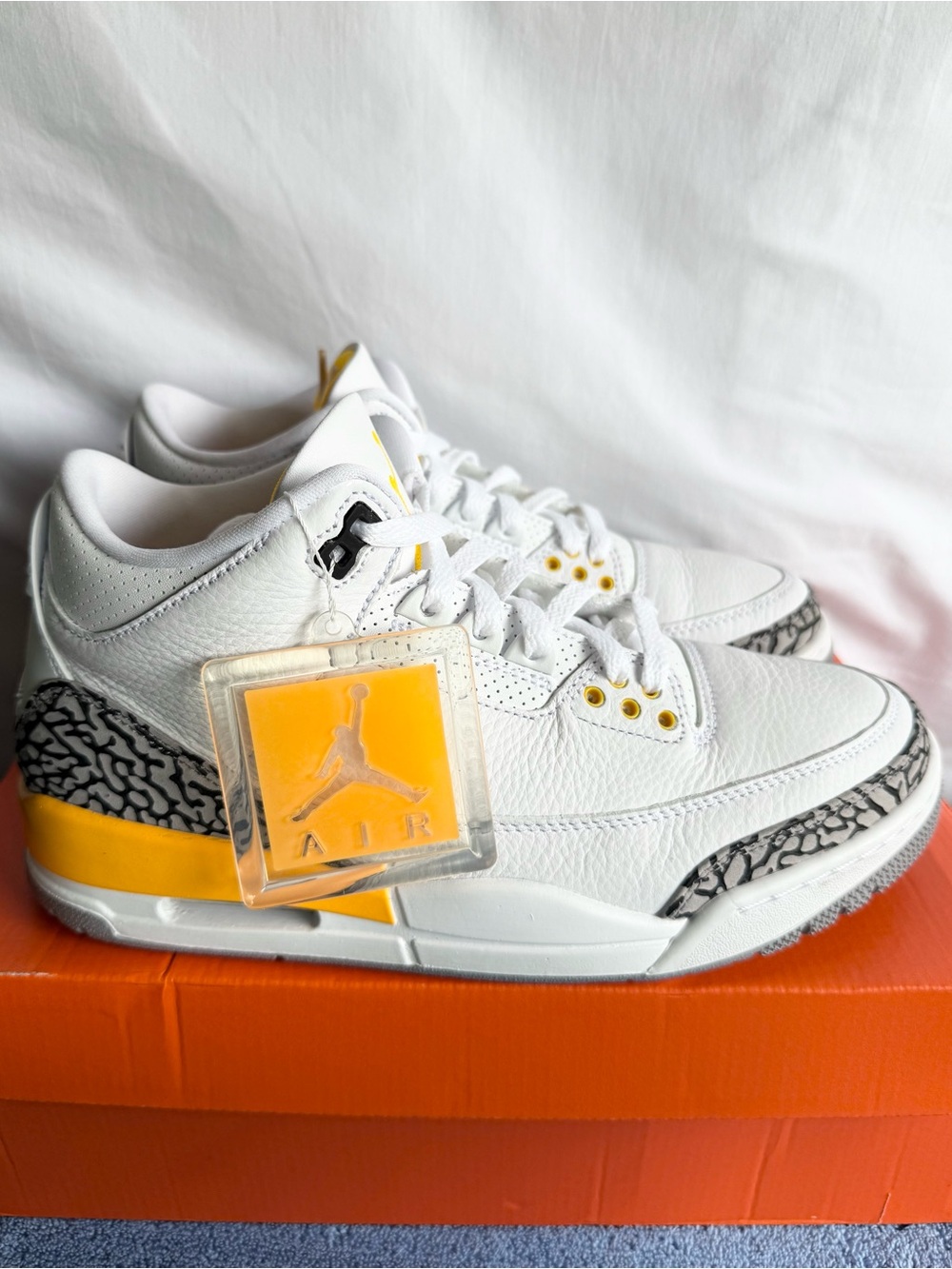 AUTHENTIC Jordan 3 Retro Laser Orange size 9W / 7.5M CK9246-108 2020 VNDS